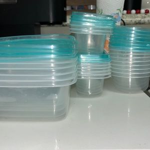 Complete Tupperware set - brand new but out of packaging.